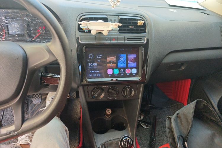 Volkswagen Polo 2017 car image #15