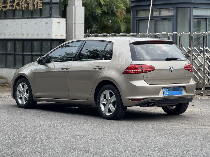 Volkswagen Golf 2016 car image #9