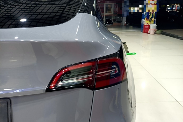 Tesla Model Y 2024 #8 Tesla Model Y 2024 image de voiture #8