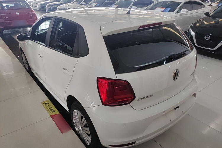 Volkswagen Polo 2018 car image #5