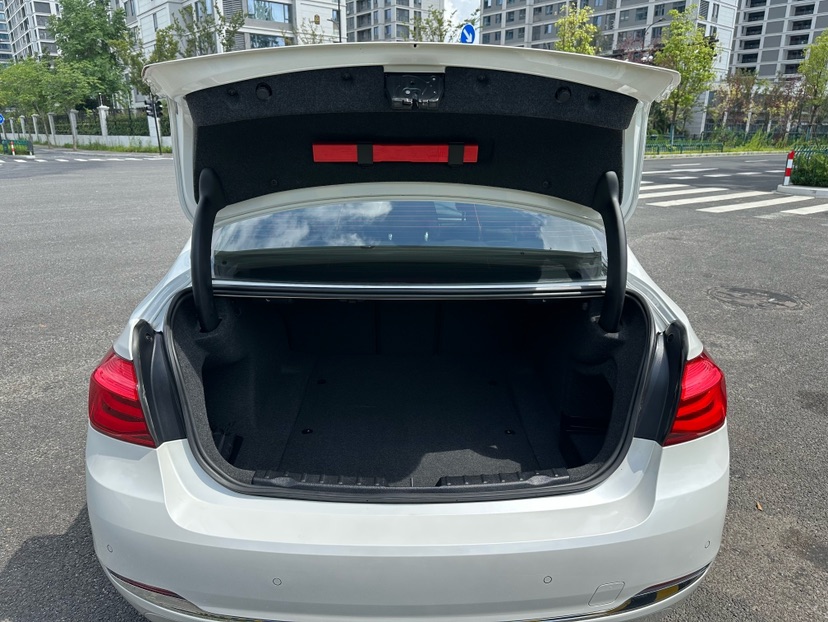 BMW 3 Series 2017 #9 BMW 3 Series 2017 car image #9