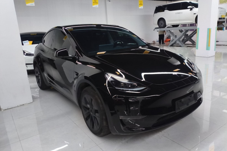Tesla Model Y 2024 #4 Tesla Model Y 2024 car image #4
