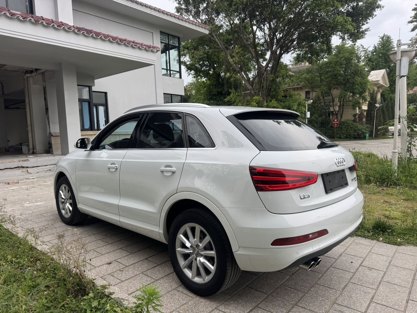 Audi Q3 (Imported) 2013 car image #4