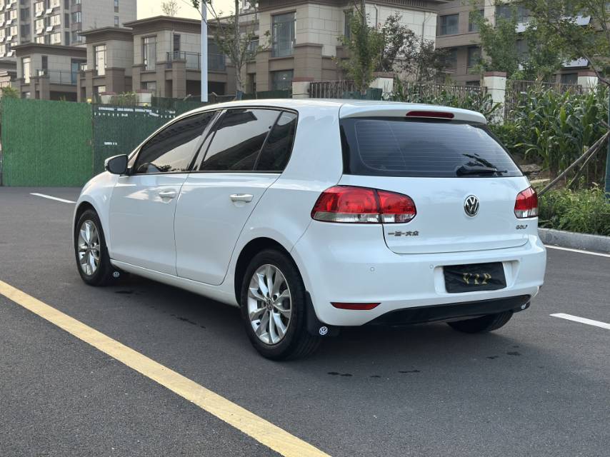 Volkswagen Golf 2013 car image #4