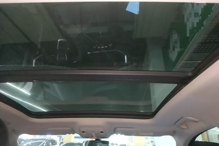 Audi Q3 2021 car image #20