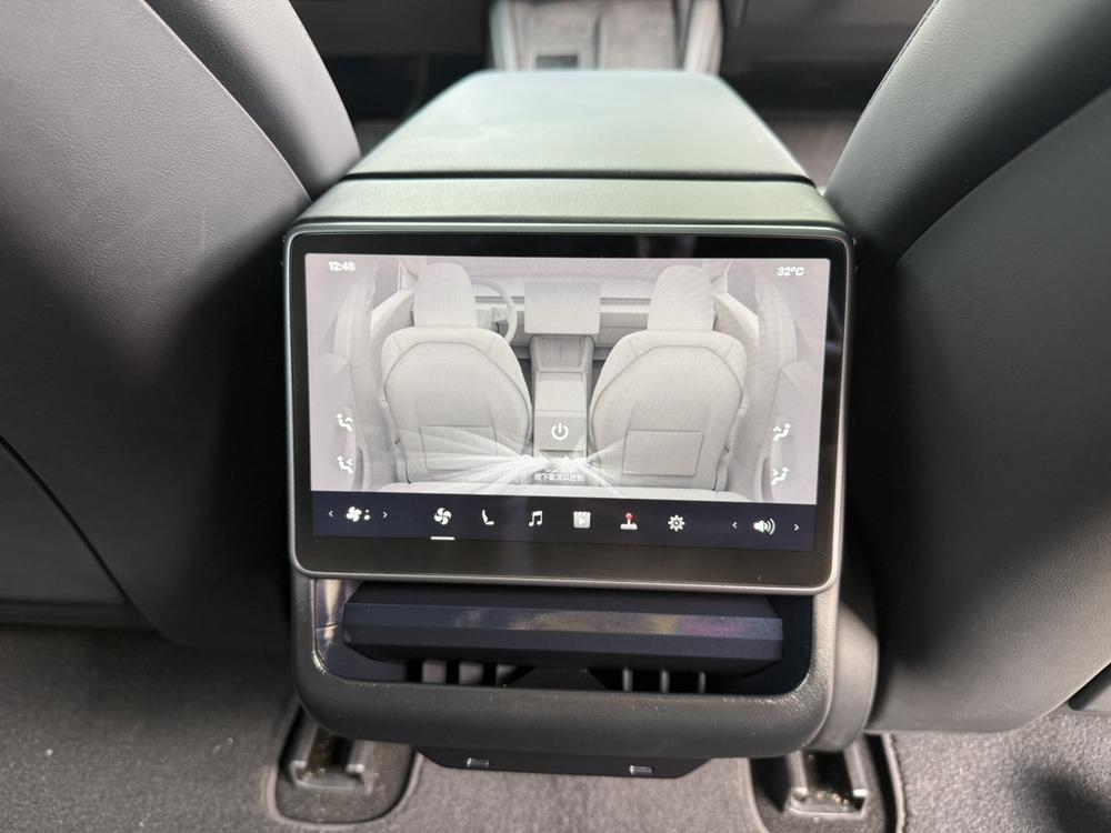 Tesla Model 3 2024 immagine di auto #9