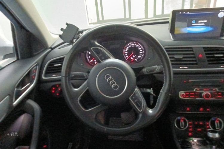 Audi Q3 2017 car image #12