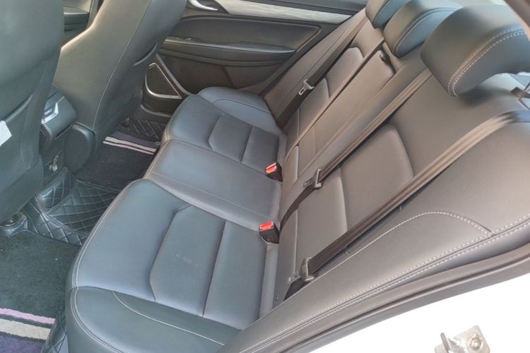 GEELY Emgrand 2019 #17 GEELY Emgrand 2019 صورة سيارة #17