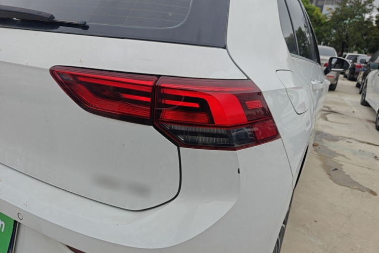 Volkswagen Golf 2021 car image #8