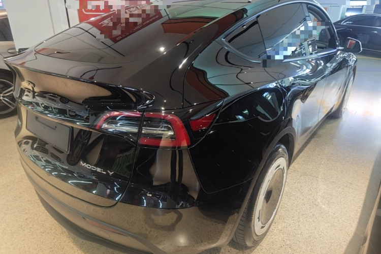Tesla Model Y 2022 #5 Tesla Model Y 2022 car image #5
