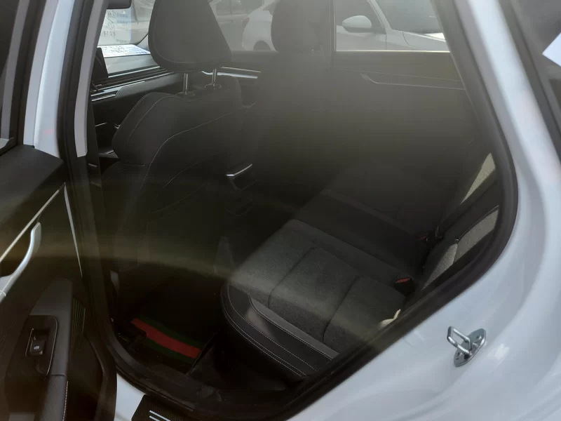 GEELY Emgrand 2025 image de voiture #19