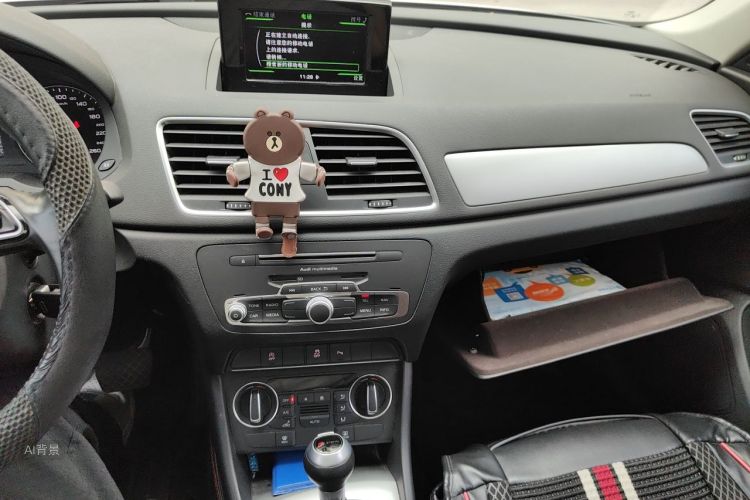Audi Q3 2018 car image #15