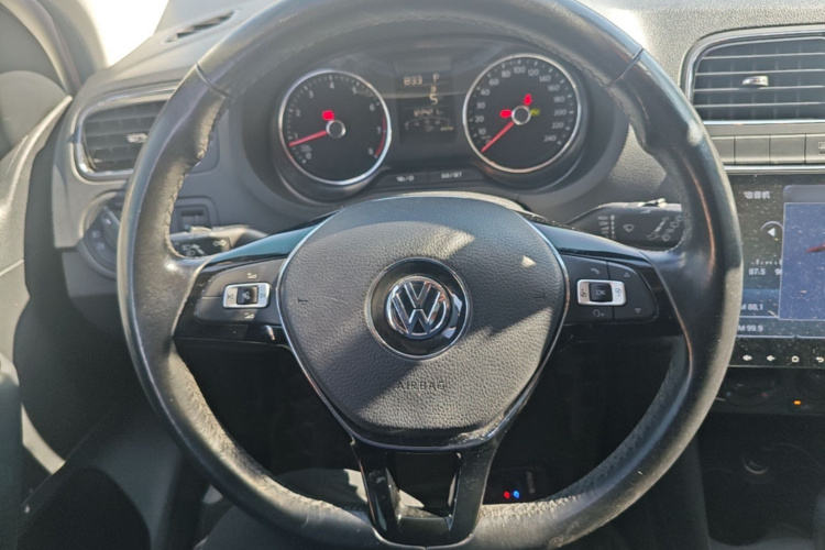 Volkswagen Polo 2016 #15 Volkswagen Polo 2016 car image #15