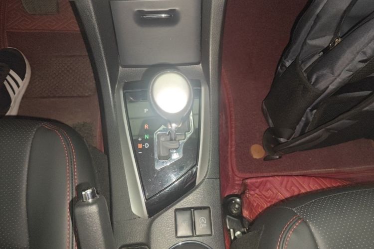 Toyota Corolla 2018 immagine di auto #14