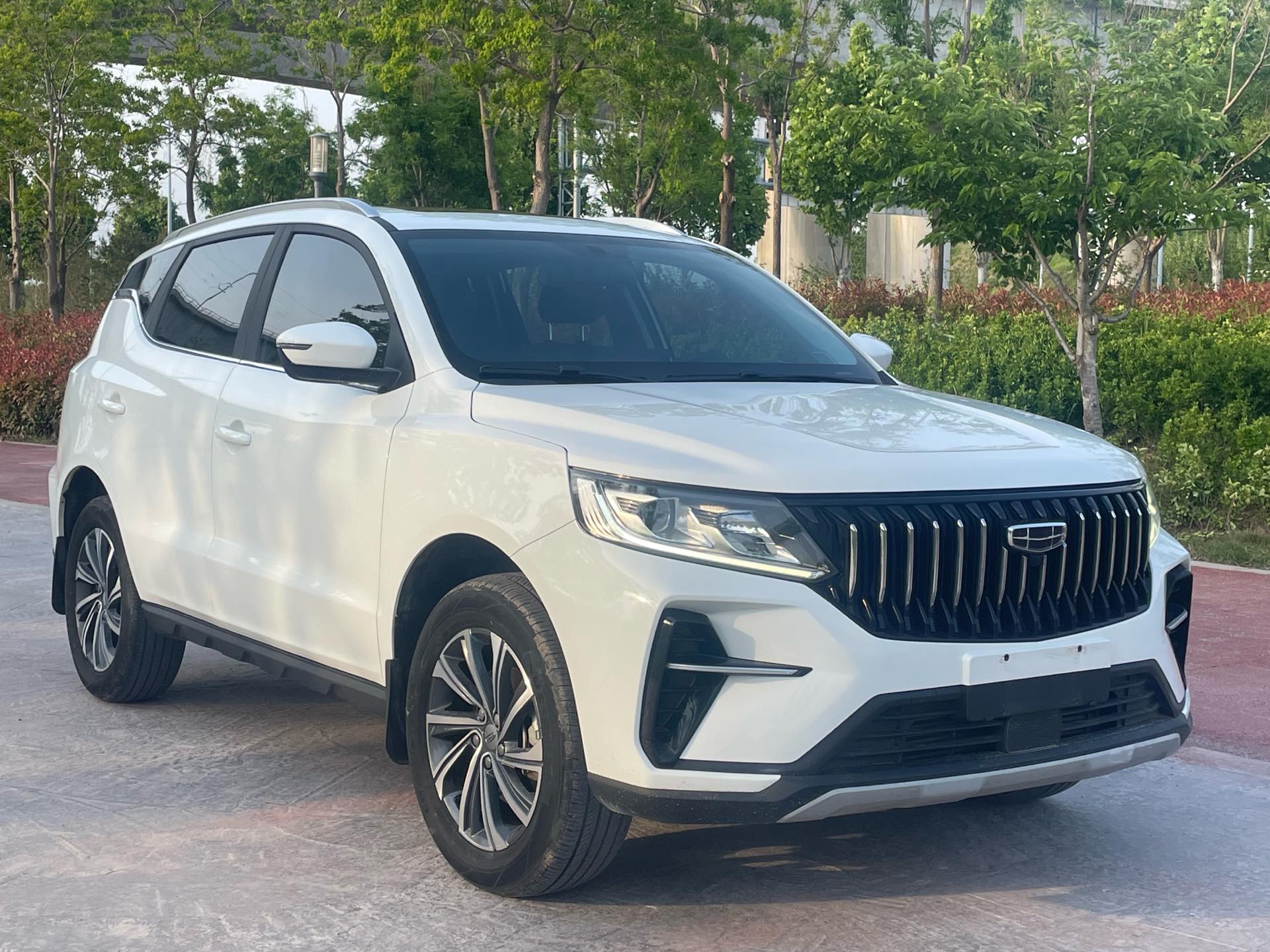 GEELY Vision X6 2022 car image #3