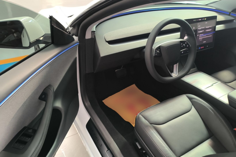 Tesla Model 3 2025 car image #12