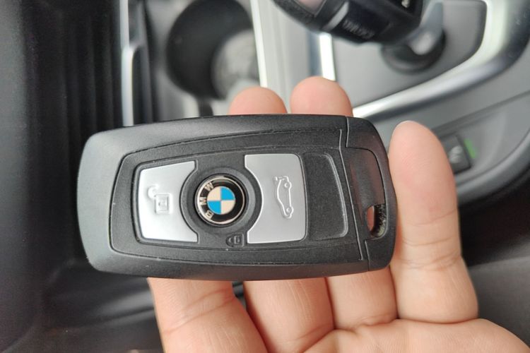 BMW 3 Series 2017 car image #9