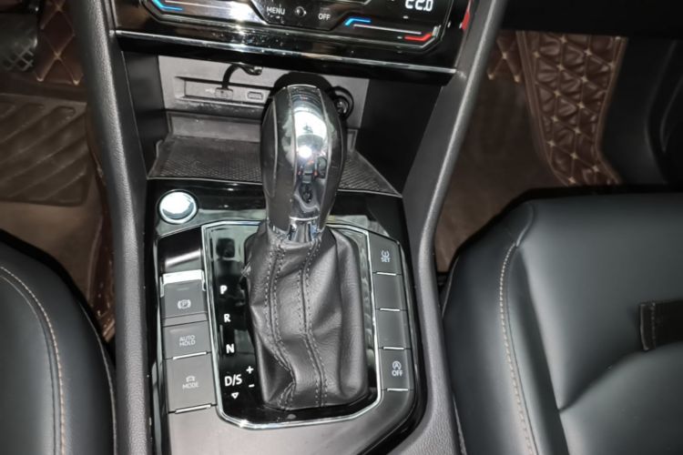 Volkswagen Tharu 2020 car image #14