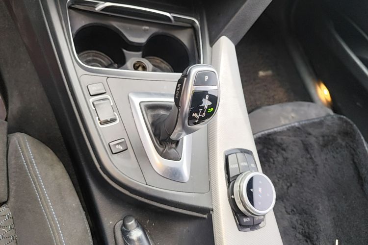 BMW 3 Series 2017 #14 BMW 3 Series 2017 car image #14
