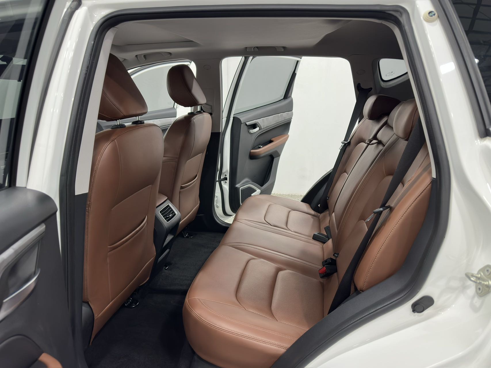 GEELY Vision X6 2023 car image #6