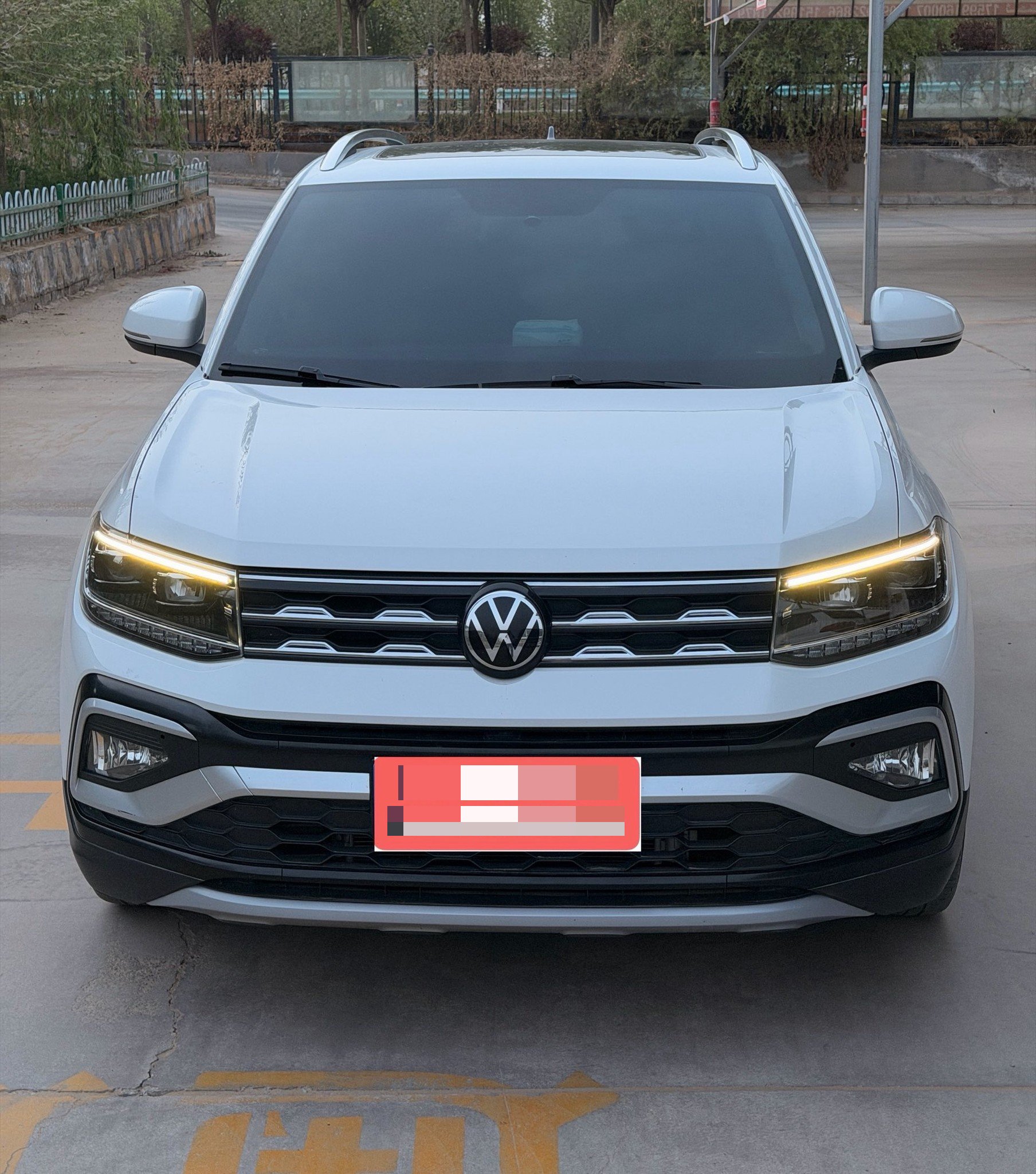Volkswagen T-Cross 2021 car image #3