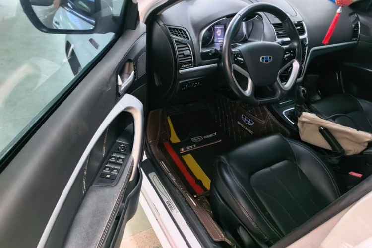 GEELY Emgrand 2015 car image #16