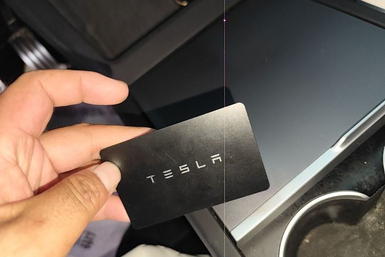 Tesla Model 3 2024 car image #9