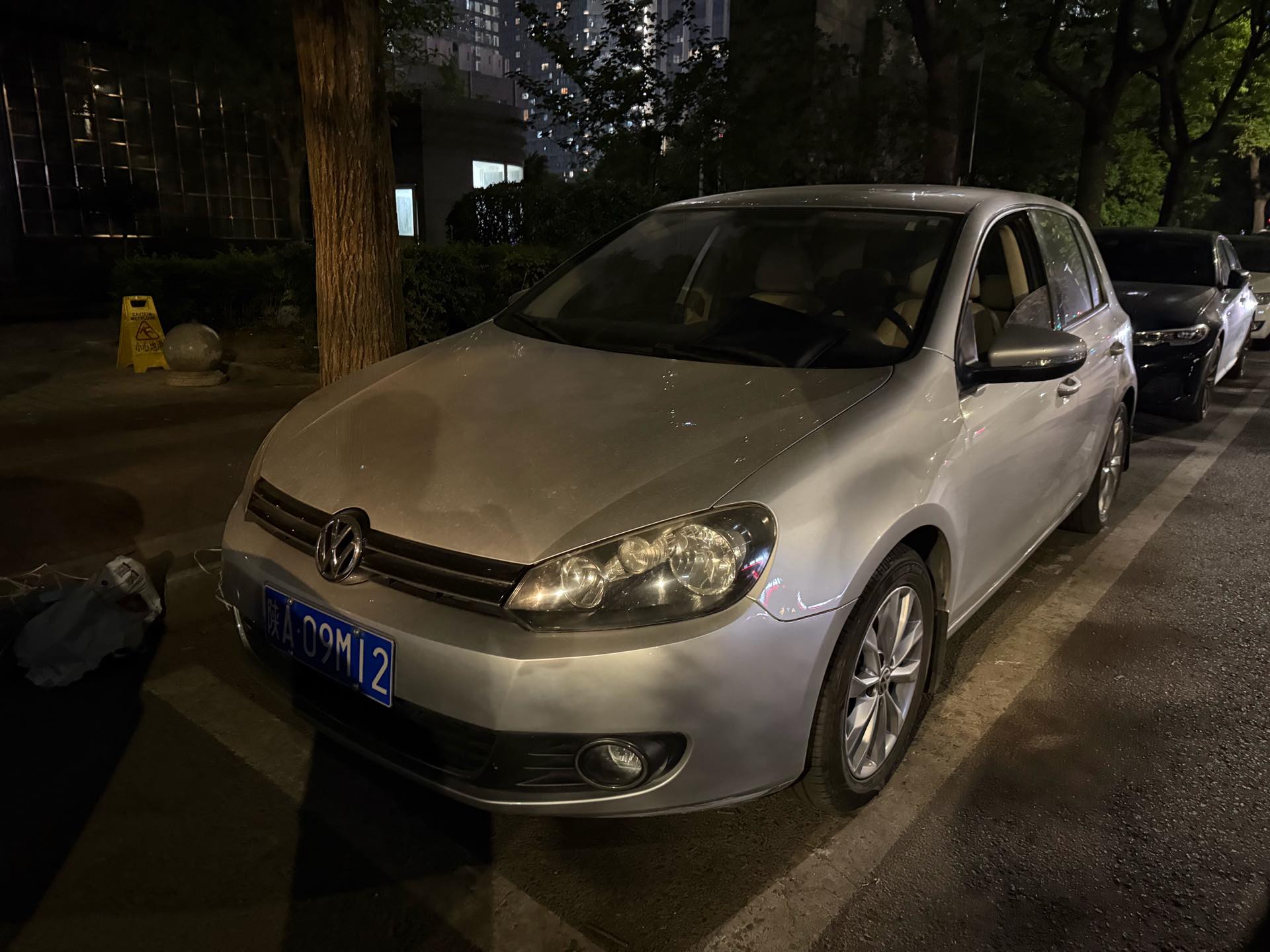 Volkswagen Golf 2011 car image 