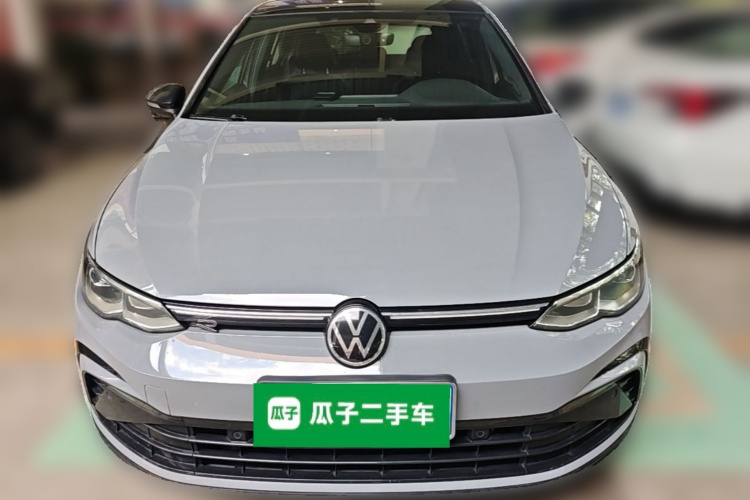 Volkswagen Golf 2021 car image #3