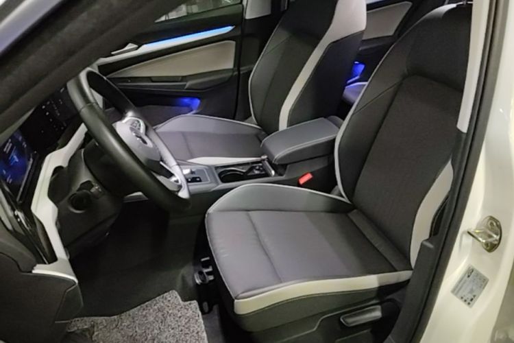 Volkswagen Golf 2021 car image #15