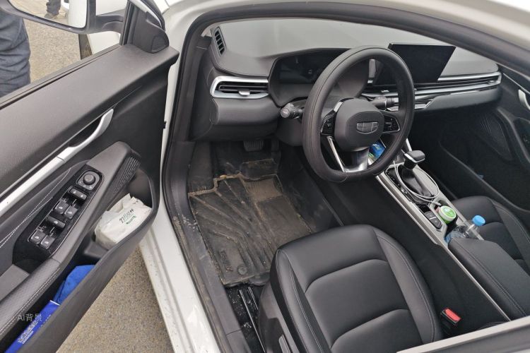 GEELY Emgrand 2026 car image #18