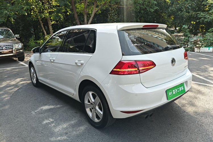 Volkswagen Golf 2015 car image #5