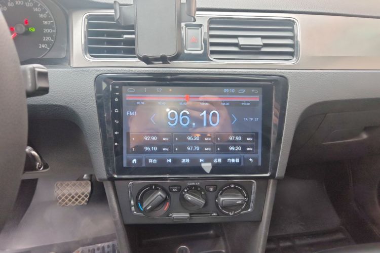 Volkswagen Santana 2016 car image #13