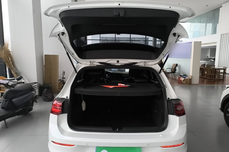 Volkswagen Golf 2023 #19 Volkswagen Golf 2023 car image #19
