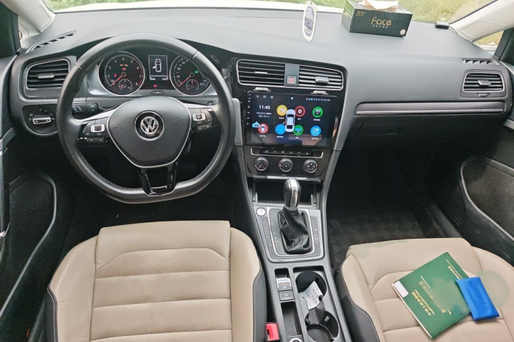 Volkswagen Golf 2017 car image #12