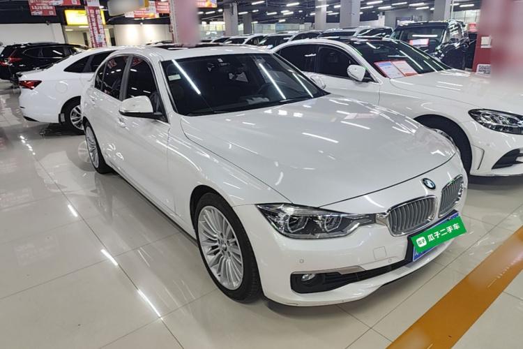 BMW 3 Series 2018 car image #4