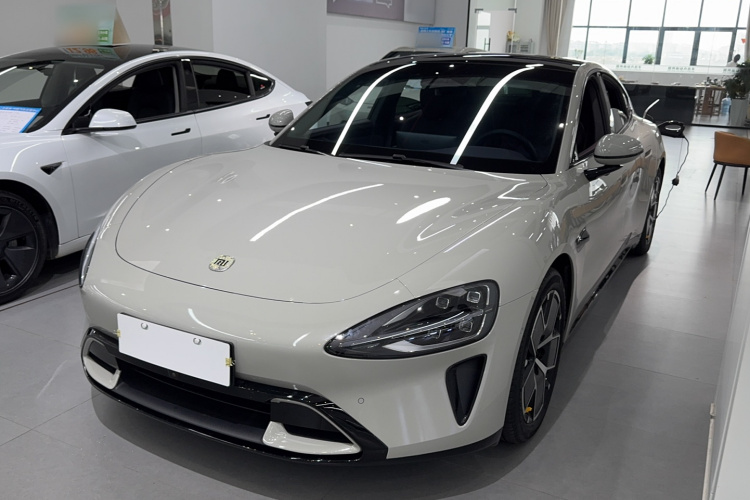 MI SU7 2024 image de voiture #2