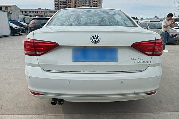 Volkswagen Lavida 2017 car image #6