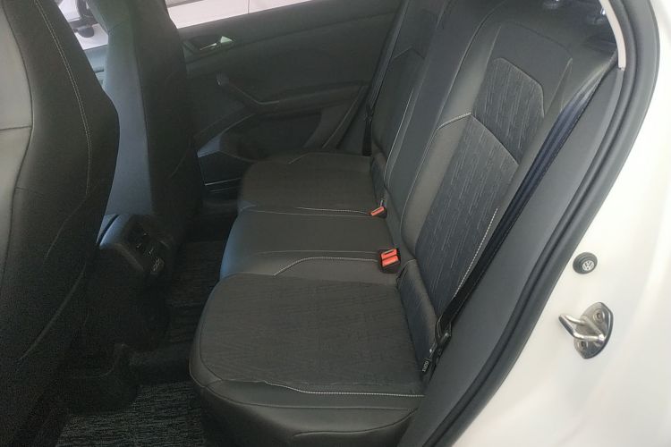 Volkswagen T-Cross 2020 car image #17