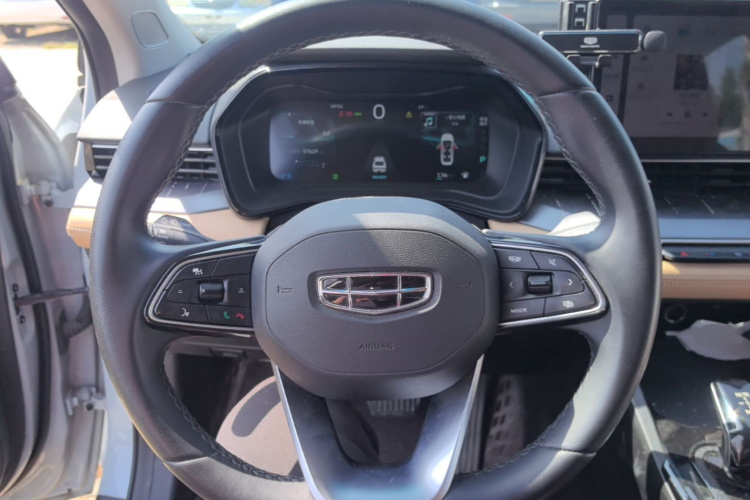 GEELY Emgrand L HiP 2023 car image #11