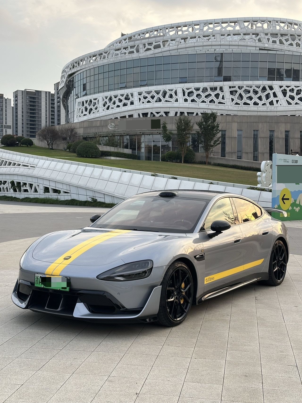 MI SU7 Ultra 2025 MI SU7 Ultra 2025 car image