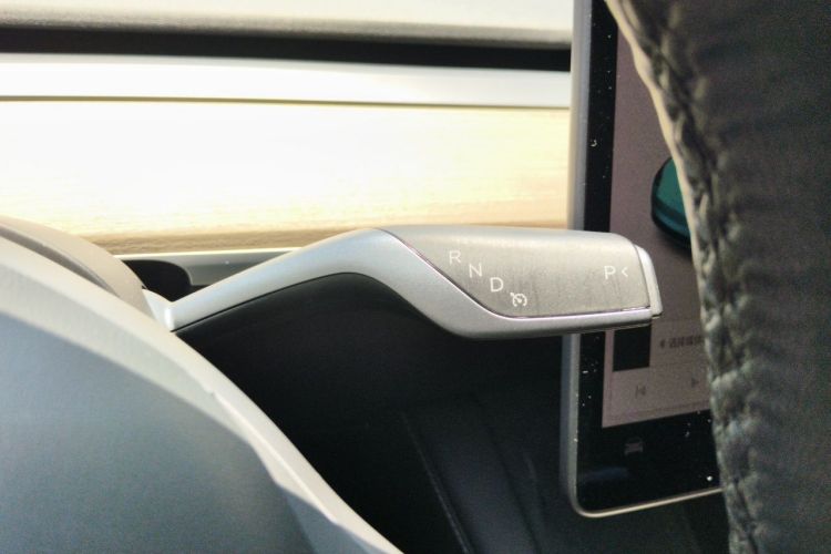 Tesla Model Y 2021 #18 Tesla Model Y 2021 car image #18