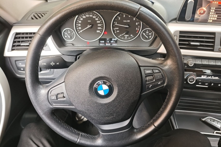 BMW 3 Series 2016 image de voiture #11