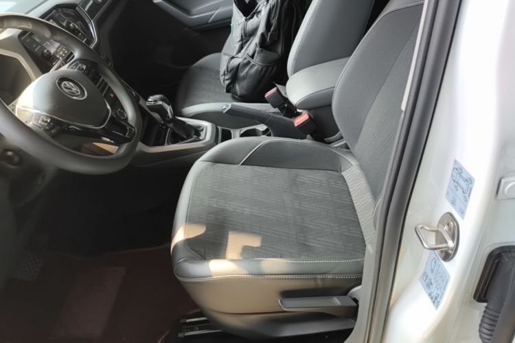 Volkswagen T-Cross 2020 #15 Volkswagen T-Cross 2020 car image #15