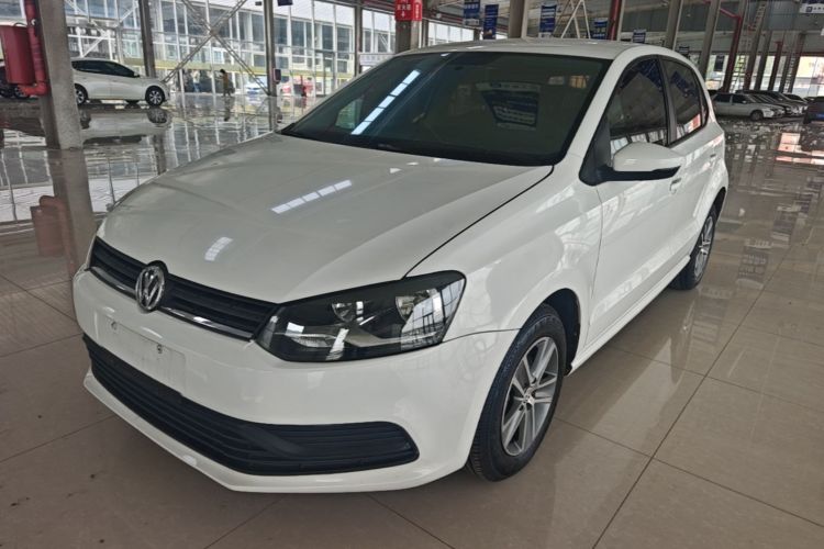 Volkswagen Polo 2018 car image #2
