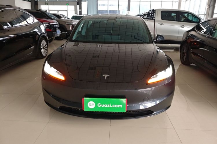 Tesla Model 3 2024 car image #3