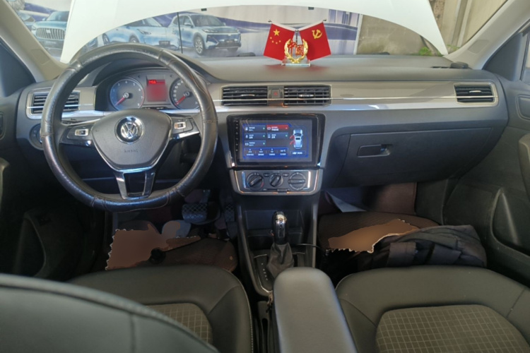 Volkswagen Santana 2017 car image #10