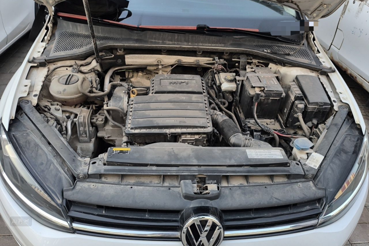 Volkswagen Golf 2018 car image #22