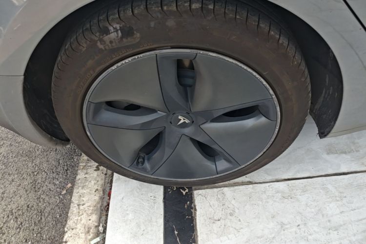 Tesla Model 3 2020 car image #10