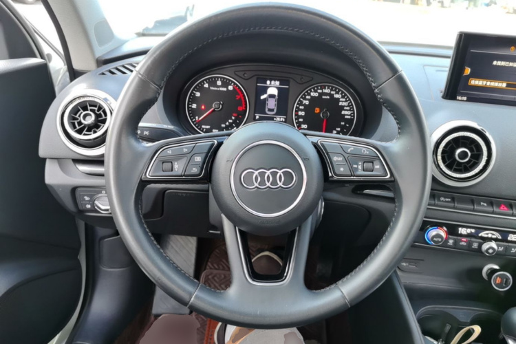 Audi A3 2019 car image #11